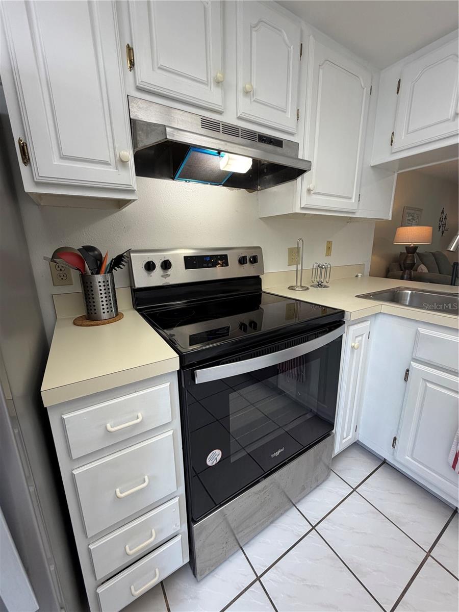 Image 2 of 38 For 204 Windward Place 36