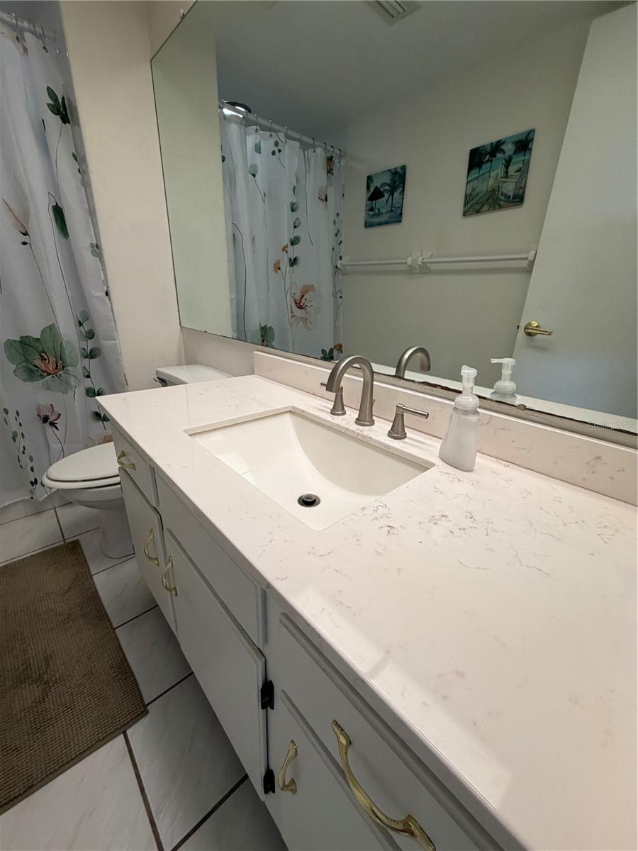 Image 21 of 38 For 204 Windward Place 36