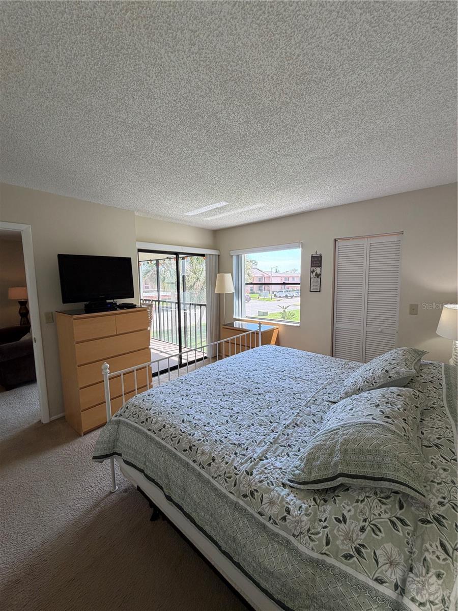 Image 22 of 38 For 204 Windward Place 36