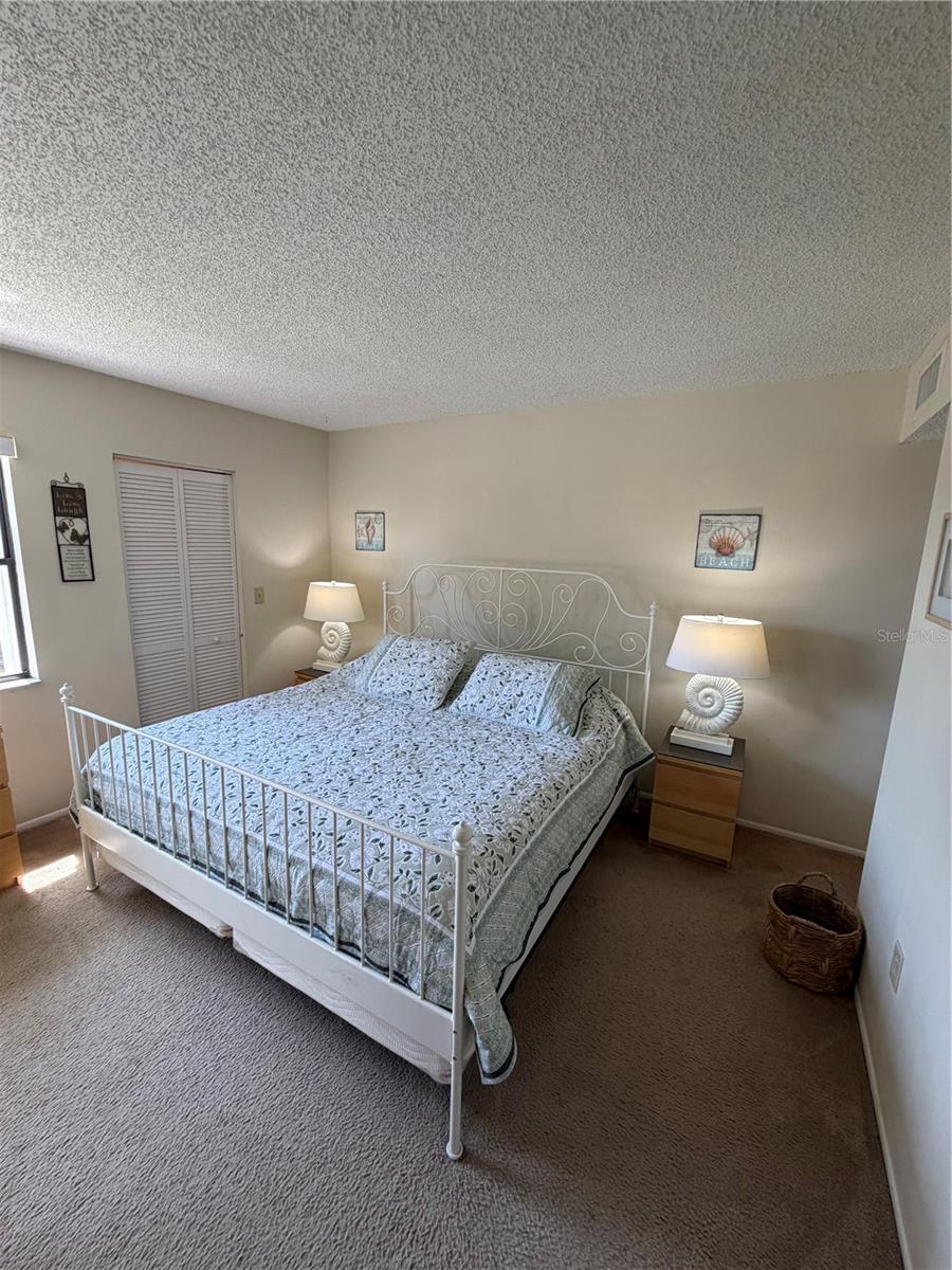 Image 28 of 38 For 204 Windward Place 36