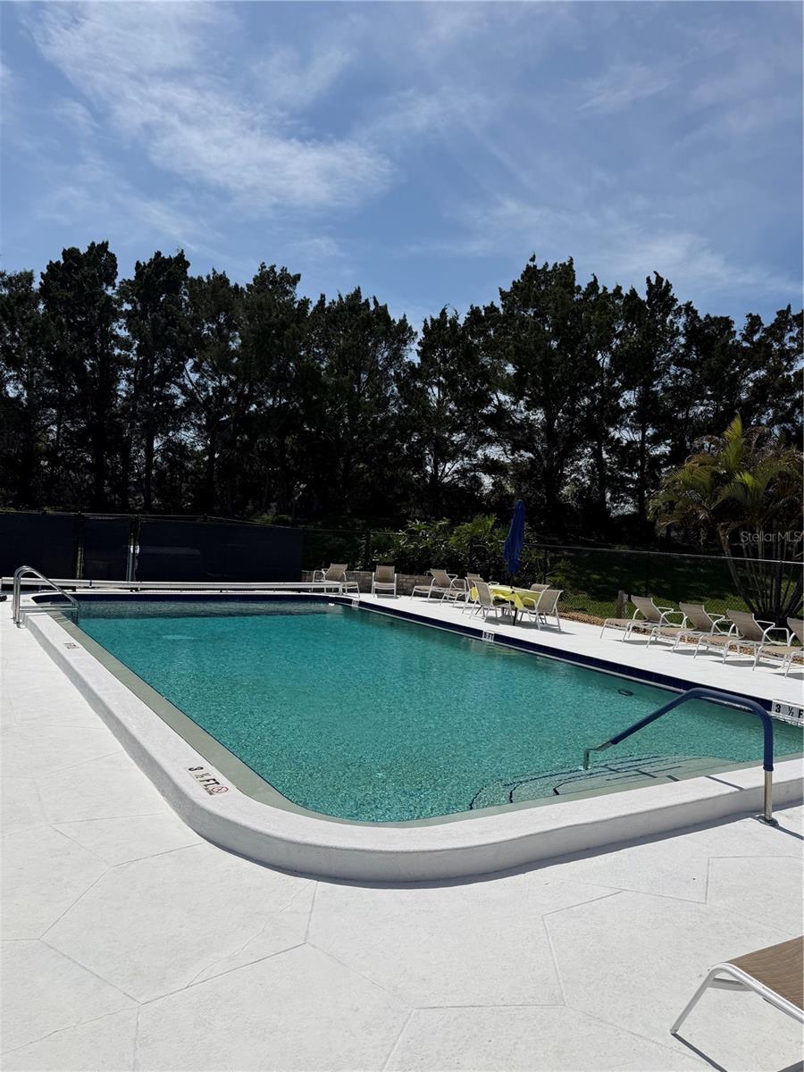 Image 29 of 38 For 204 Windward Place 36