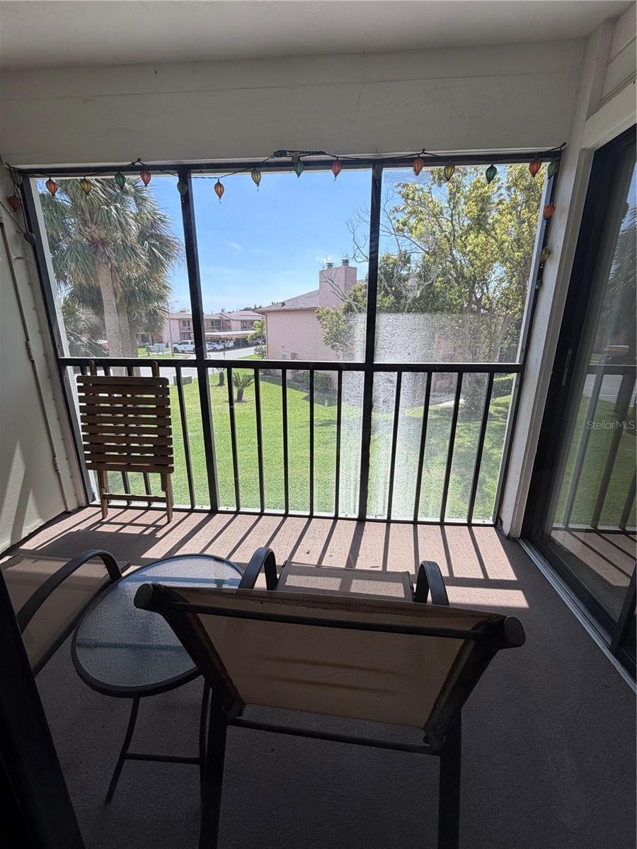 Image 34 of 38 For 204 Windward Place 36