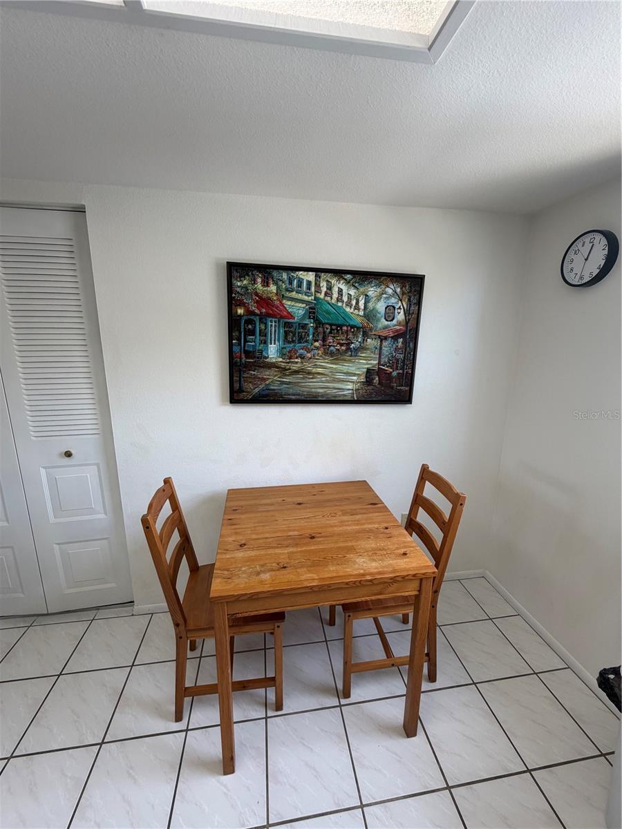 Image 5 of 38 For 204 Windward Place 36