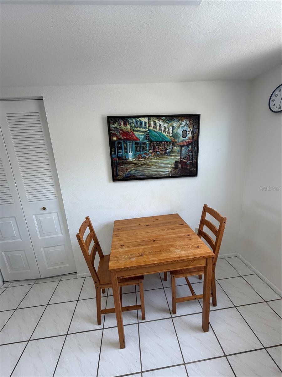 Image 7 of 38 For 204 Windward Place 36