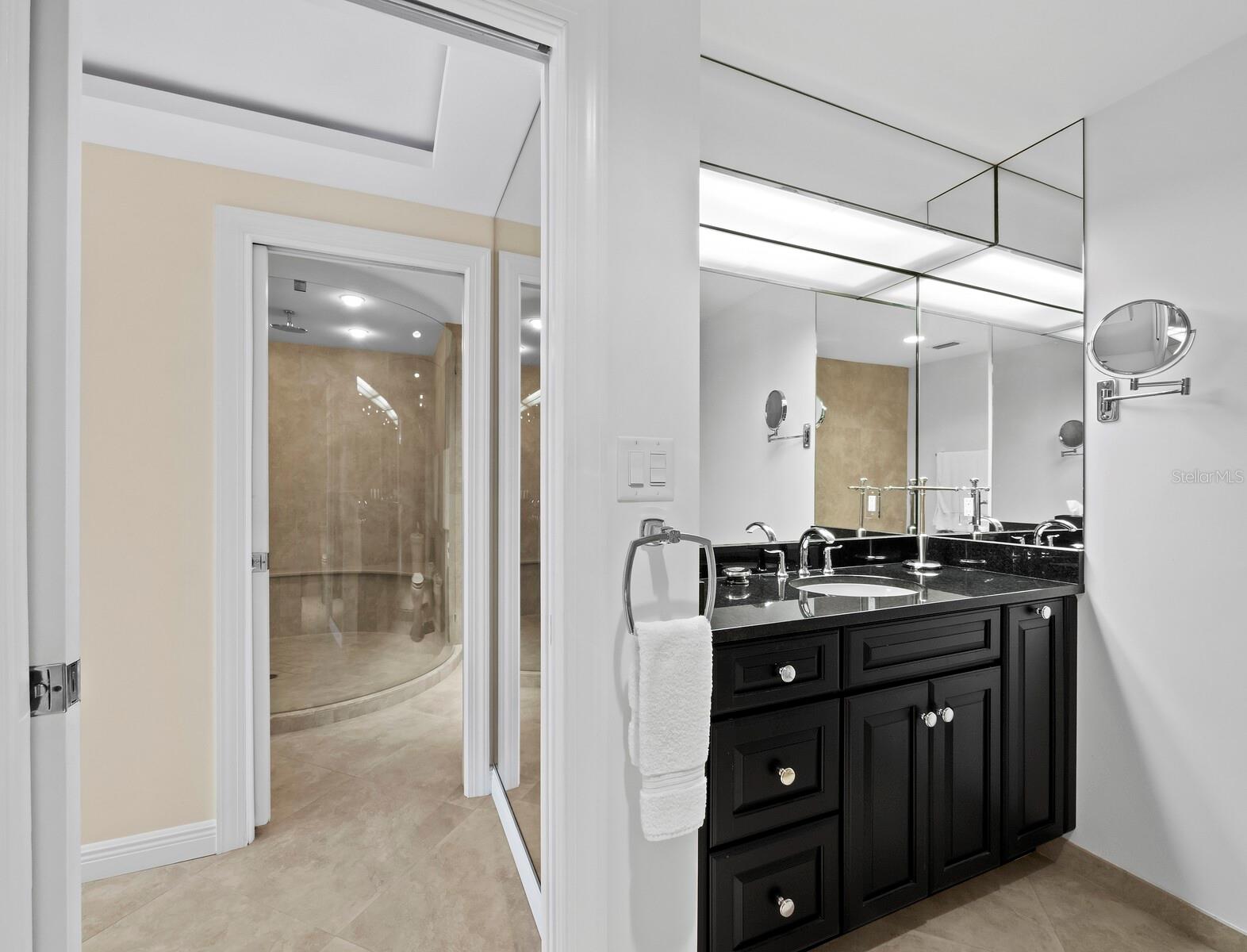 Image 18 of 45 For 455 Longboat Club Road 402