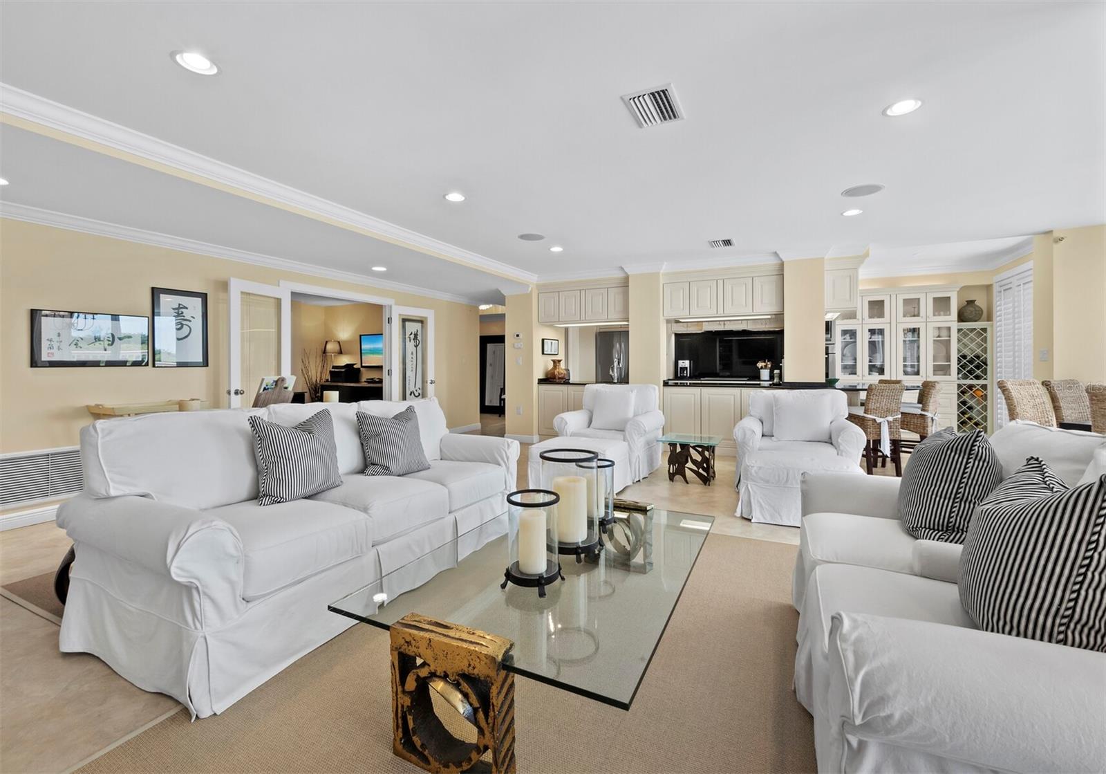 Image 6 of 45 For 455 Longboat Club Road 402