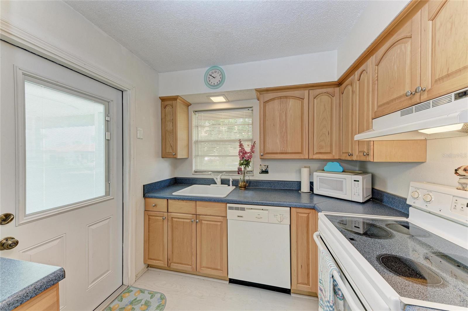 Image 13 of 31 For 3303 Chicago Avenue