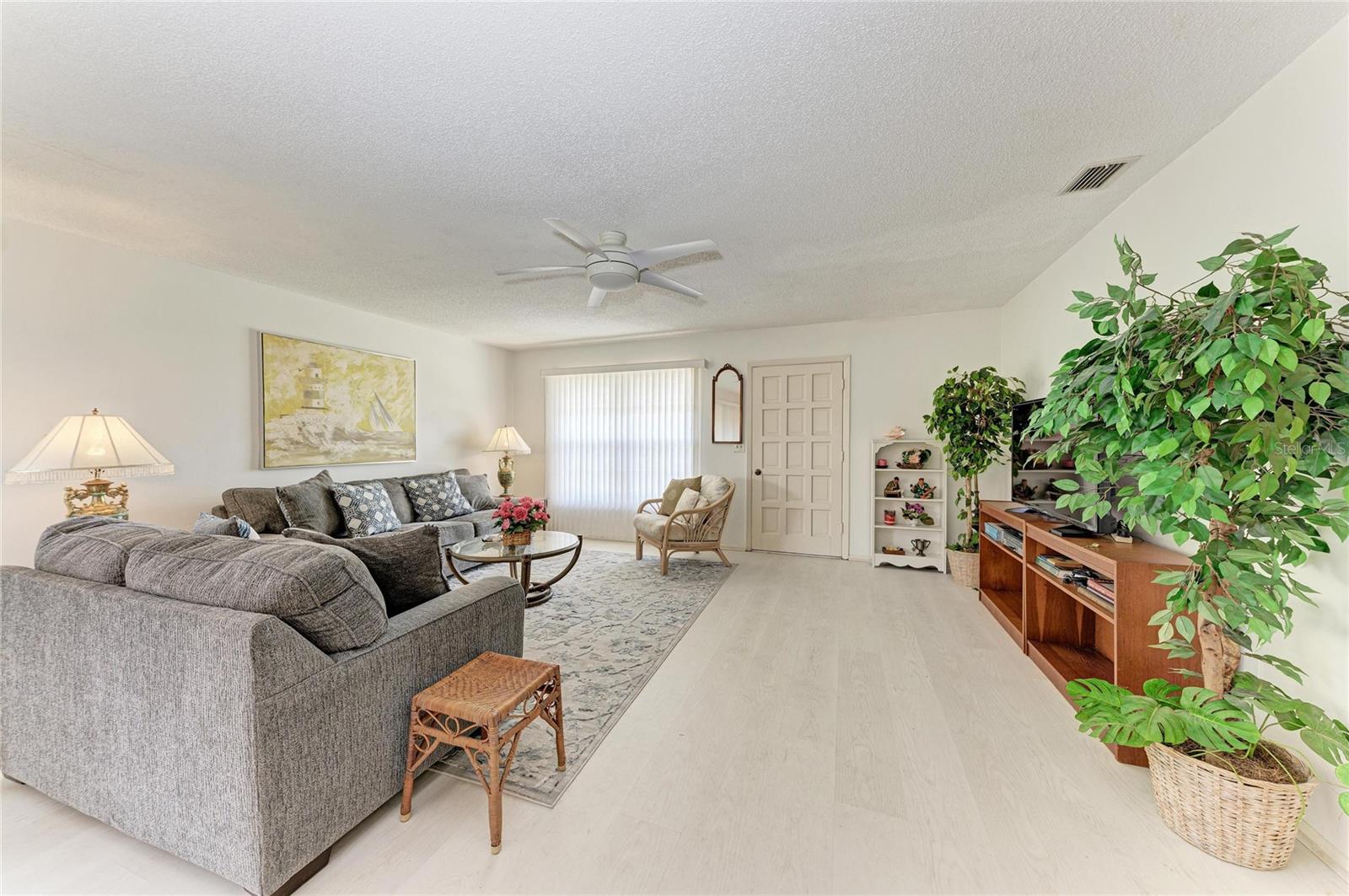 Image 8 of 31 For 3303 Chicago Avenue