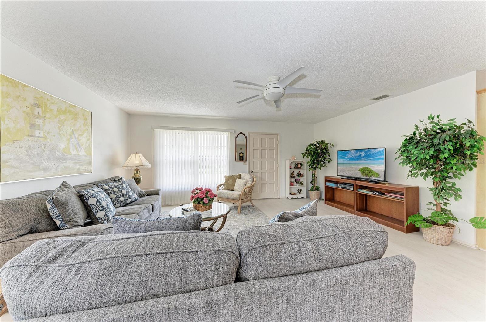 Image 9 of 31 For 3303 Chicago Avenue