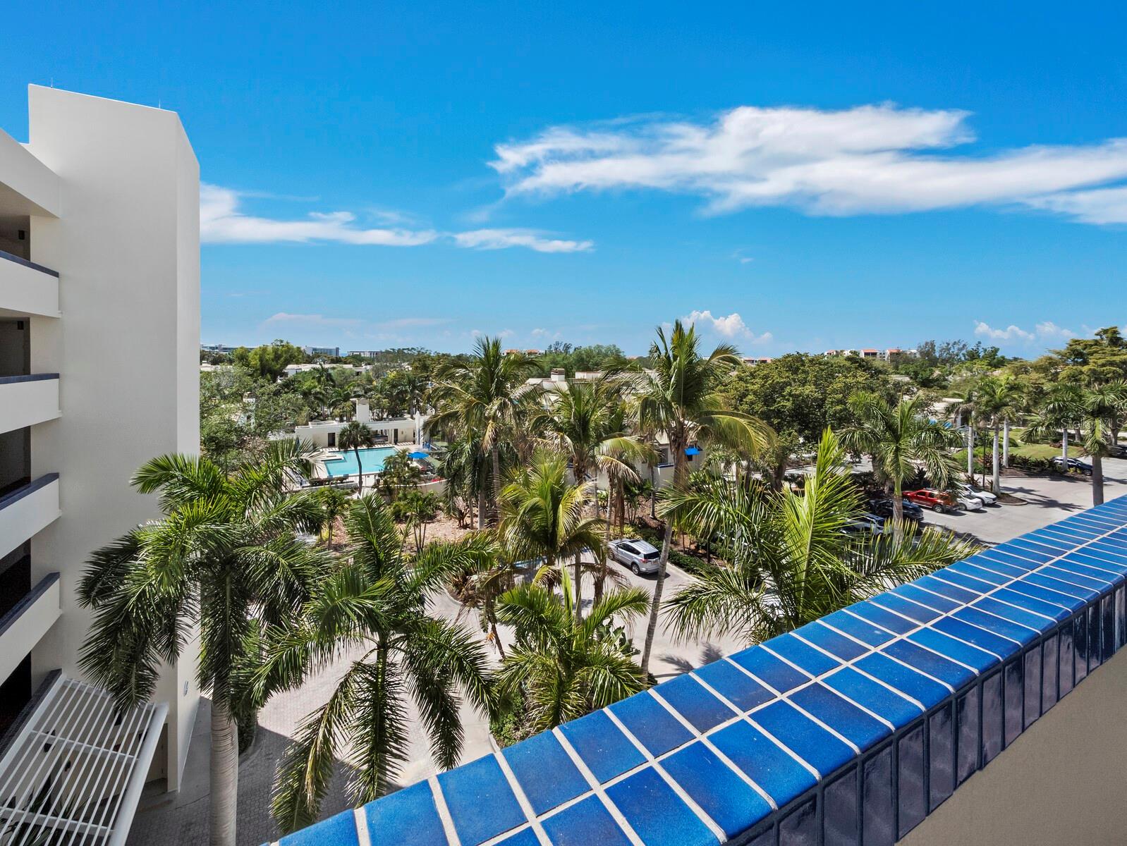 Image 23 of 50 For 1930 Harbourside Drive 145