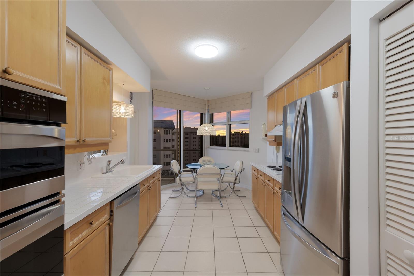 Image 15 of 66 For 1800 Benjamin Franklin Drive B1006