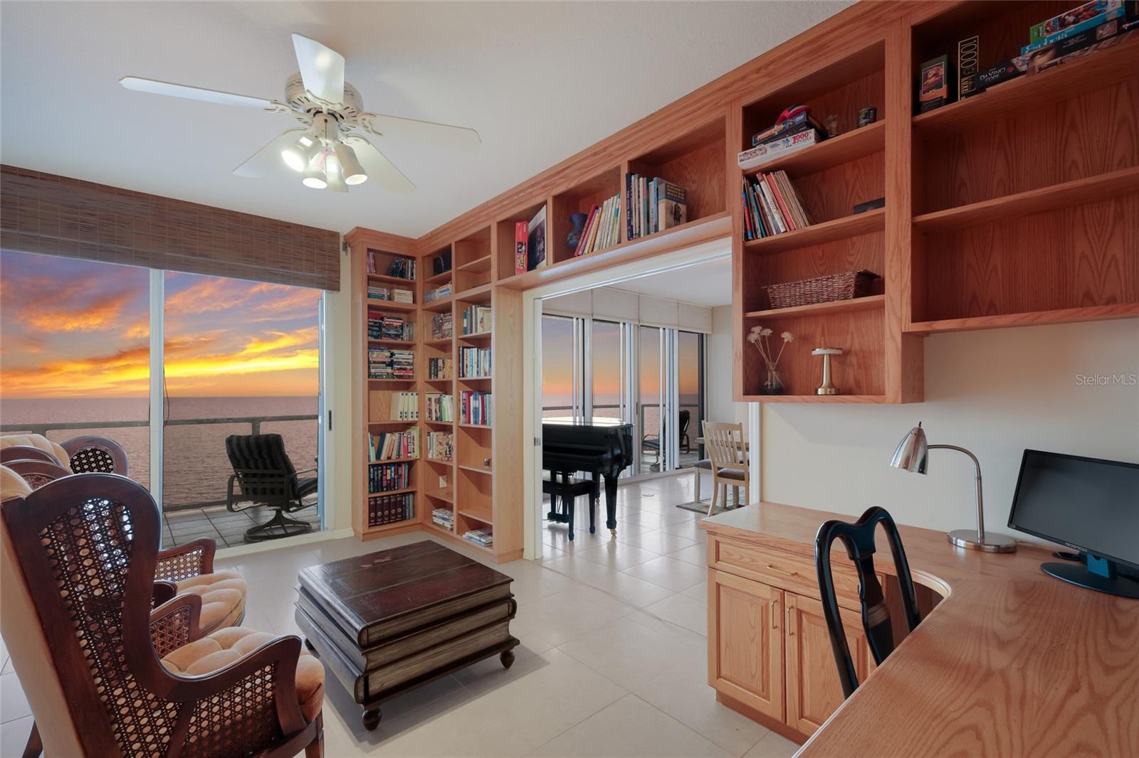 Image 21 of 66 For 1800 Benjamin Franklin Drive B1006