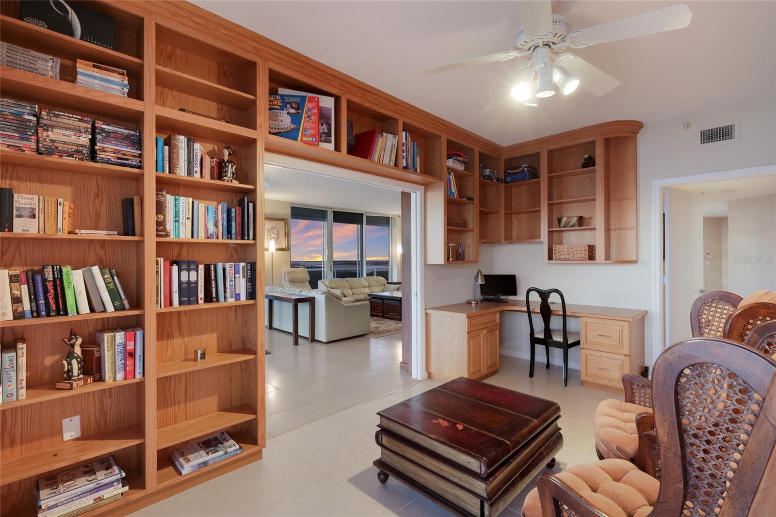 Image 22 of 66 For 1800 Benjamin Franklin Drive B1006