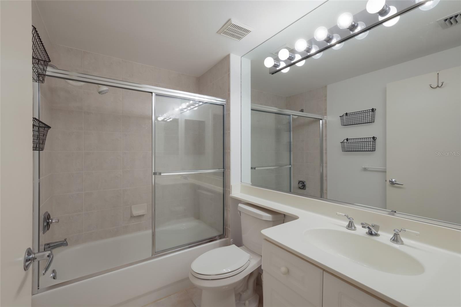 Image 33 of 66 For 1800 Benjamin Franklin Drive B1006