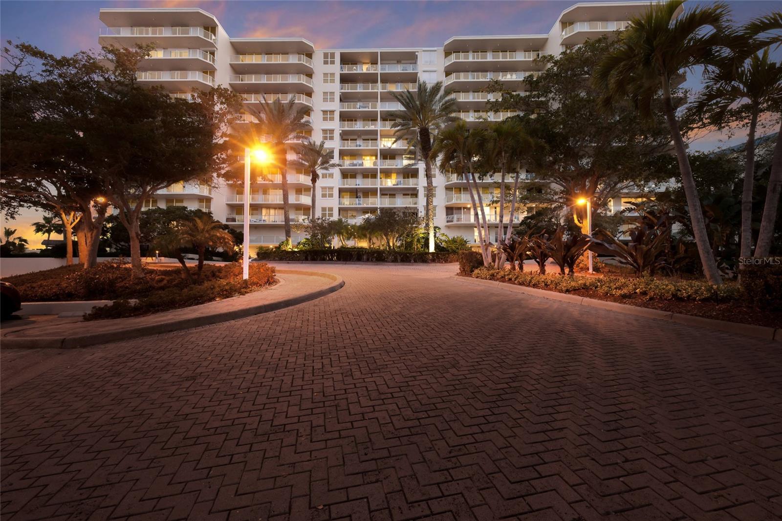 Image 59 of 66 For 1800 Benjamin Franklin Drive B1006