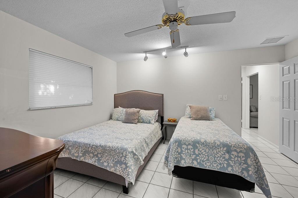 Image 16 of 49 For 561 Birdie Lane