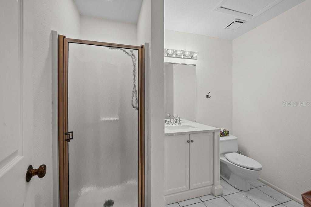 Image 19 of 49 For 561 Birdie Lane