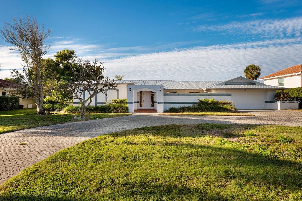 Image 2 of 49 For 561 Birdie Lane