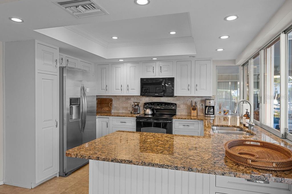 Image 22 of 49 For 561 Birdie Lane