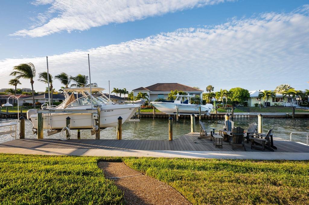 Image 26 of 49 For 561 Birdie Lane