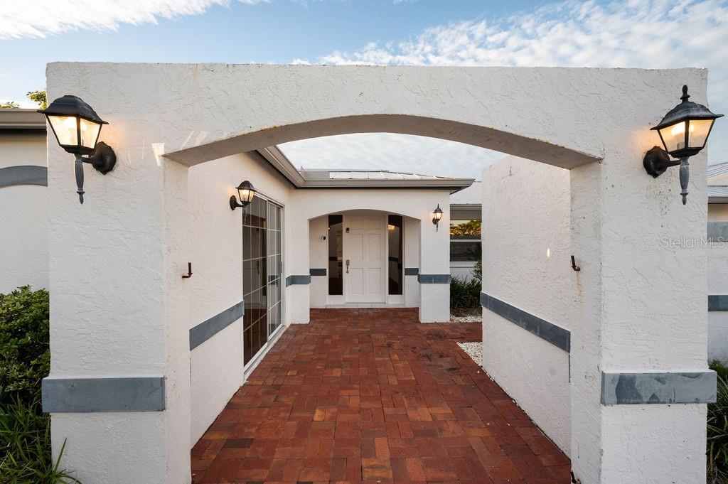 Image 29 of 49 For 561 Birdie Lane