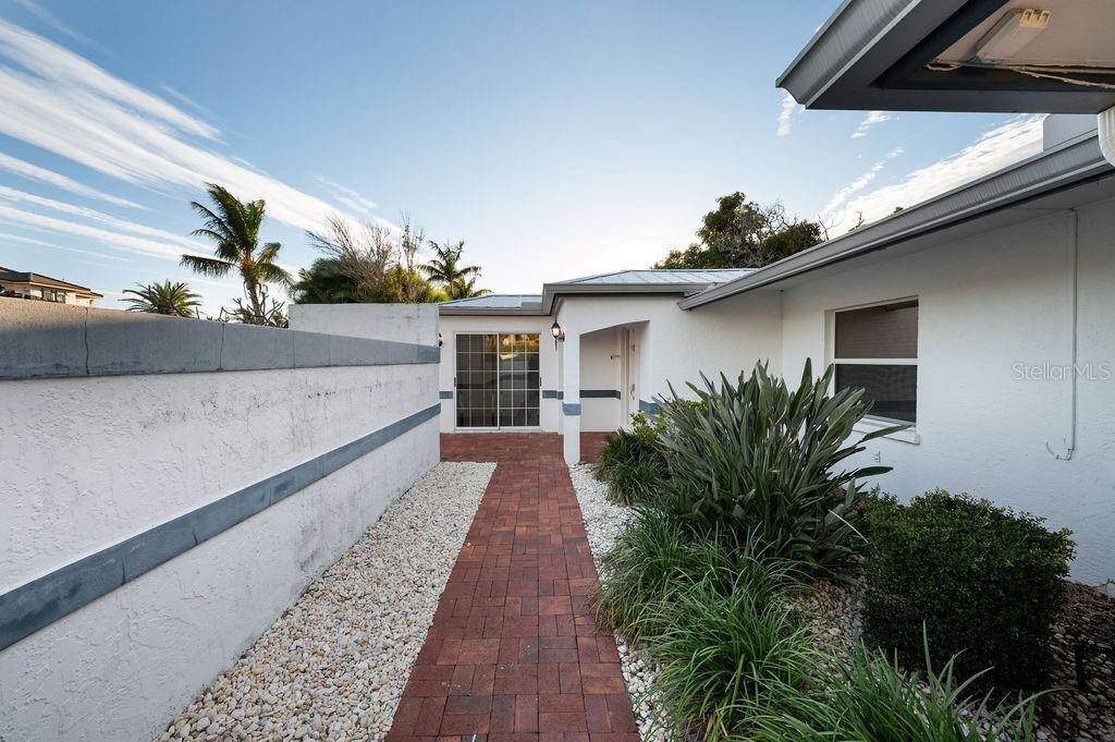 Image 30 of 49 For 561 Birdie Lane