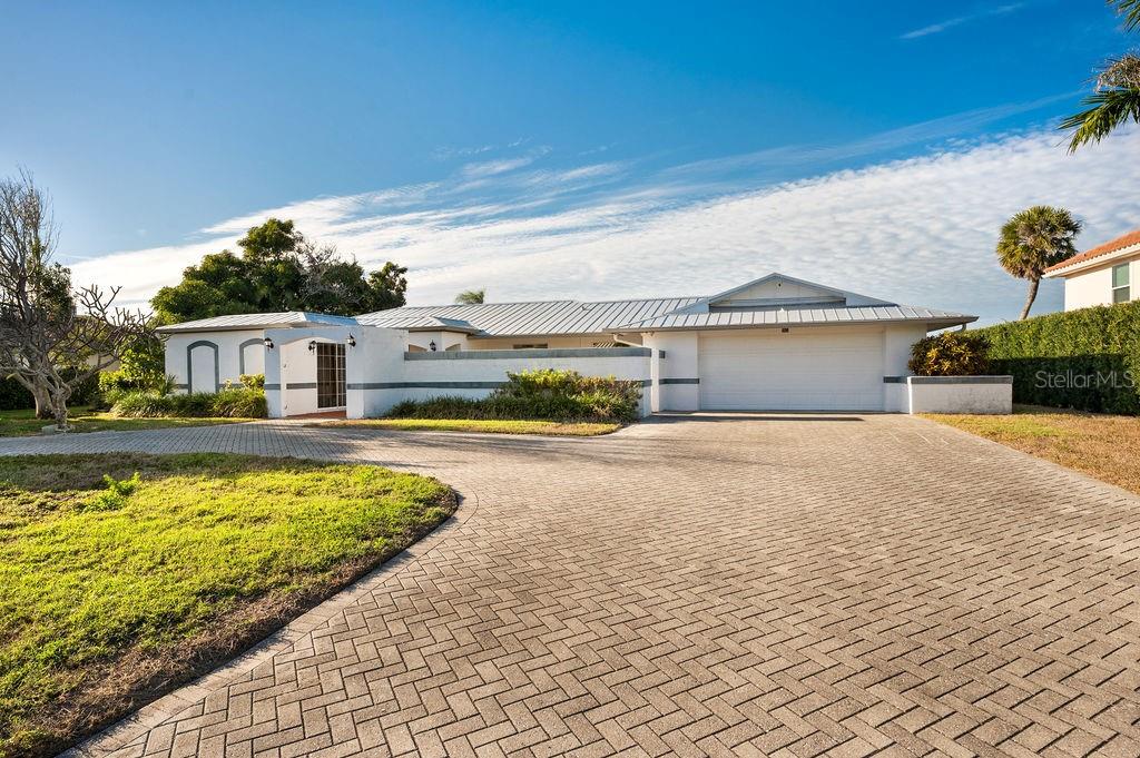 Image 4 of 49 For 561 Birdie Lane