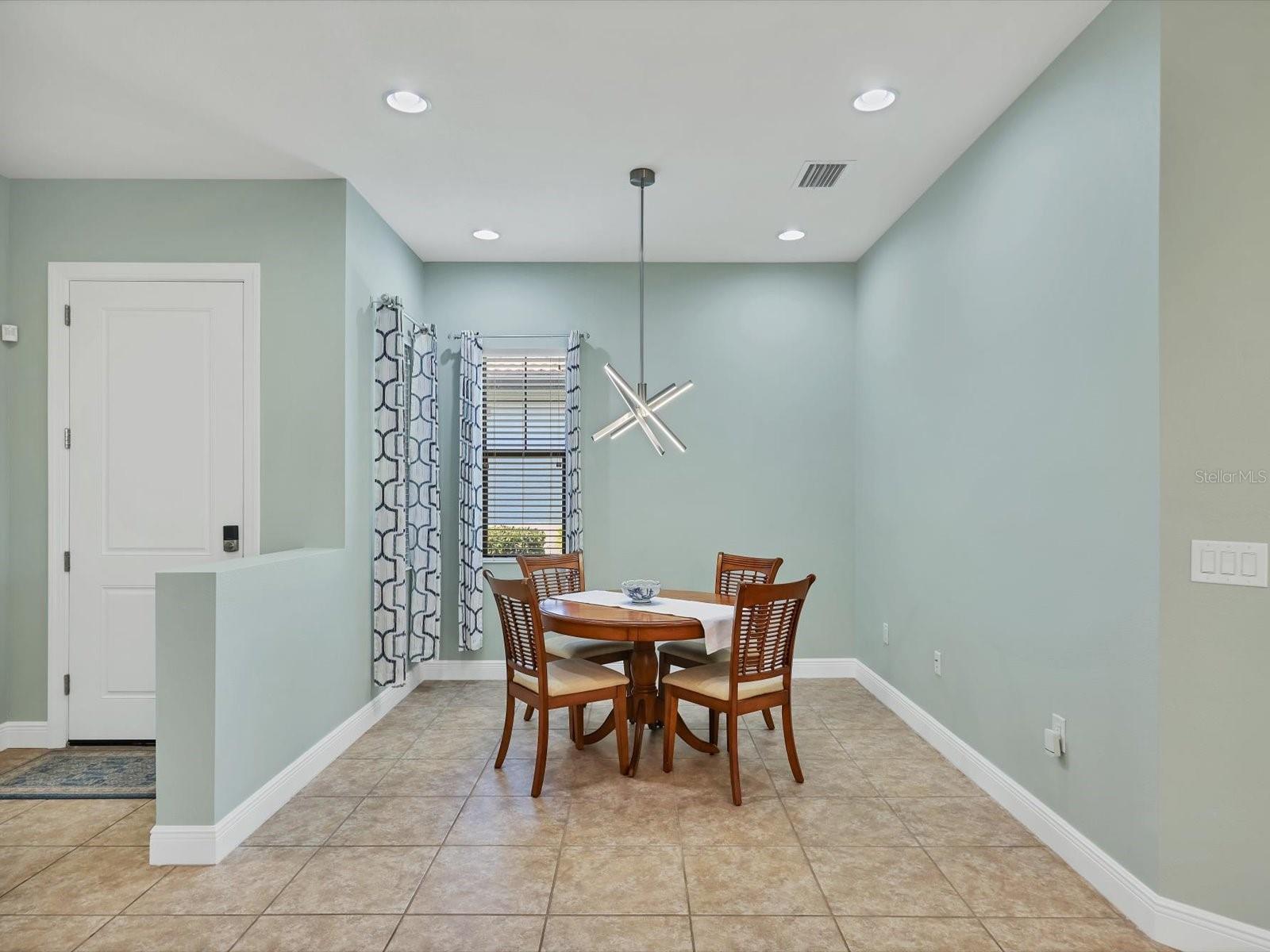 Image 21 of 62 For 10424 Crooked Creek Drive