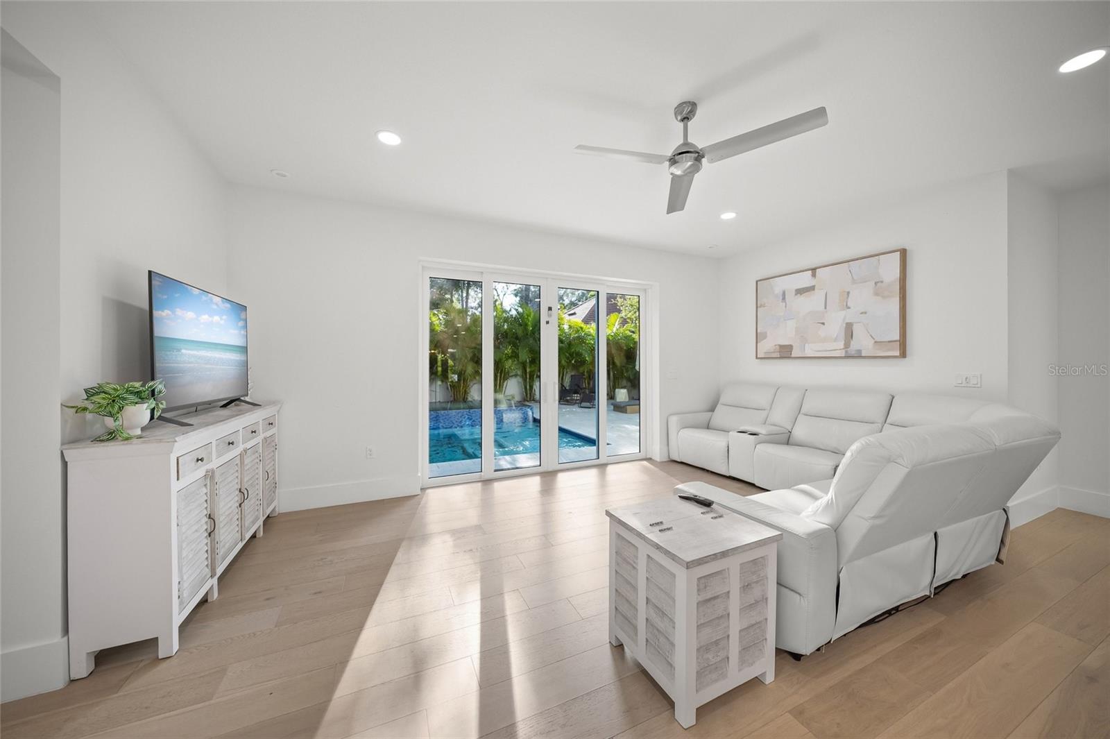 Image 12 of 57 For 3319 Osprey Avenue