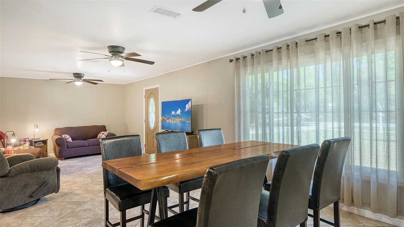 Listing photo id 9 for 3818 Gocio Road