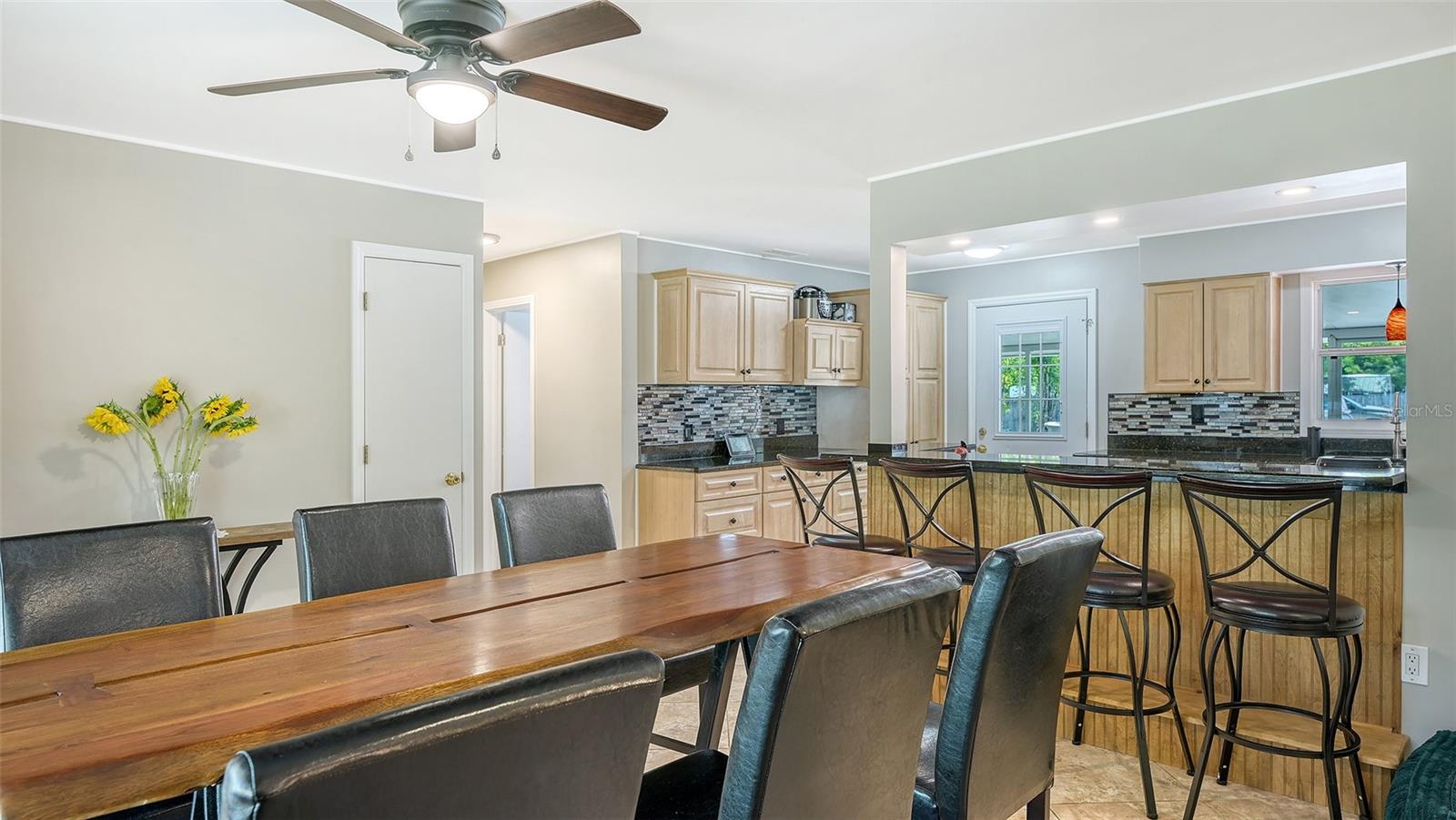 Listing photo id 10 for 3818 Gocio Road