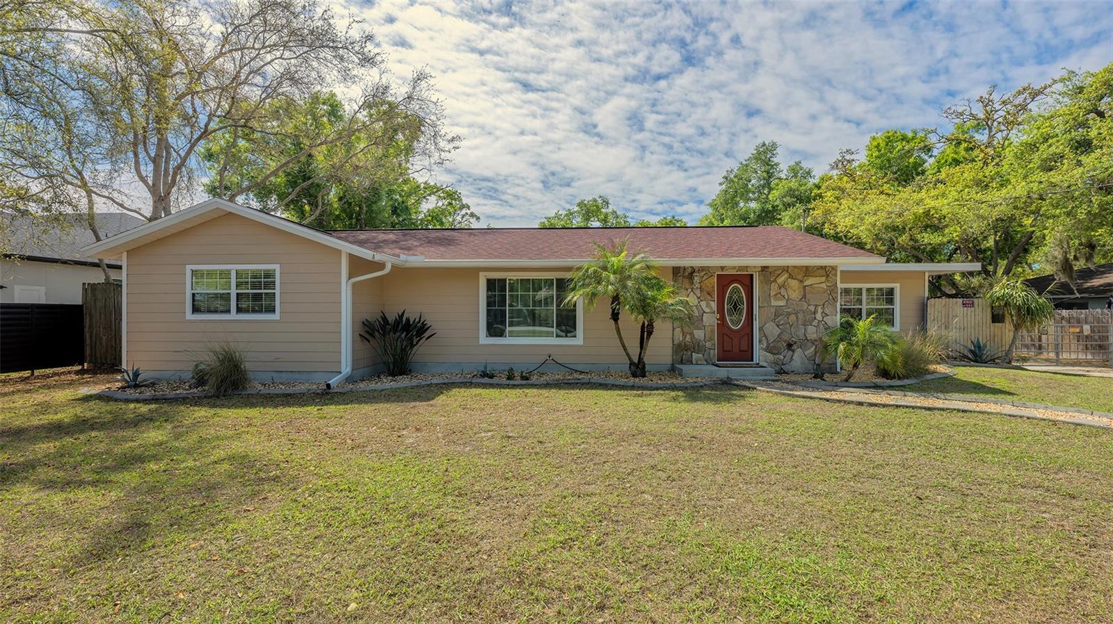 Listing photo id 0 for 3818 Gocio Road
