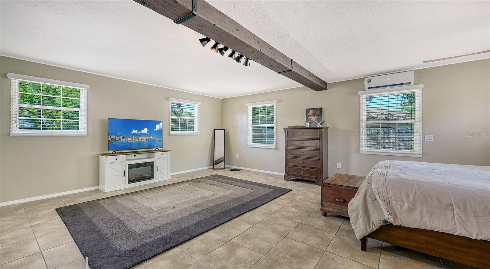 Listing photo id 18 for 3818 Gocio Road