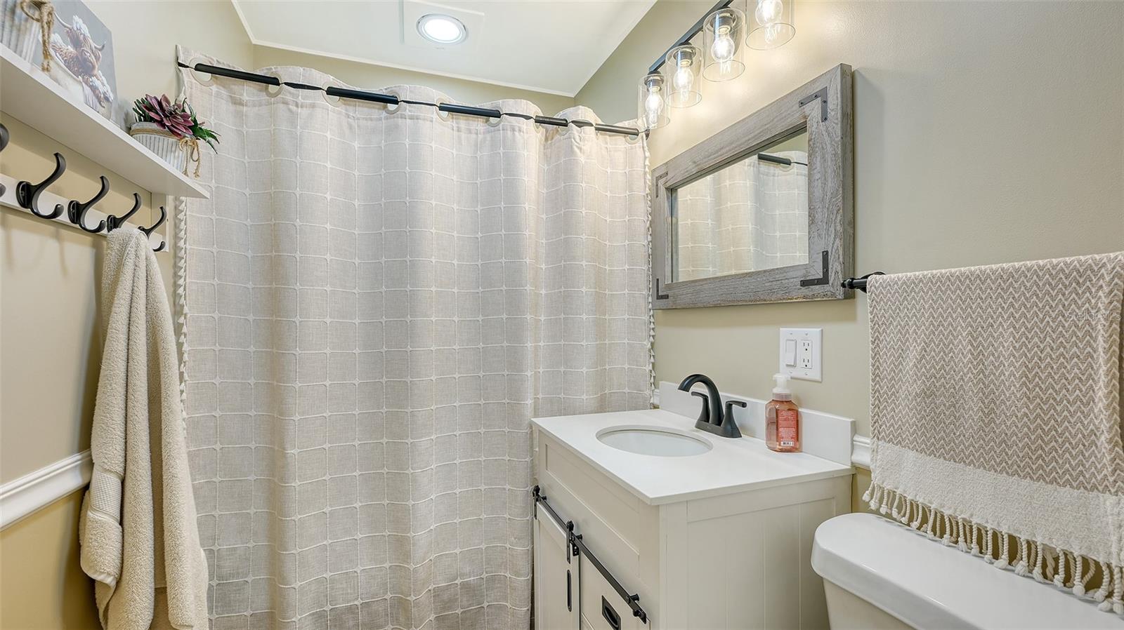 Listing photo id 23 for 3818 Gocio Road