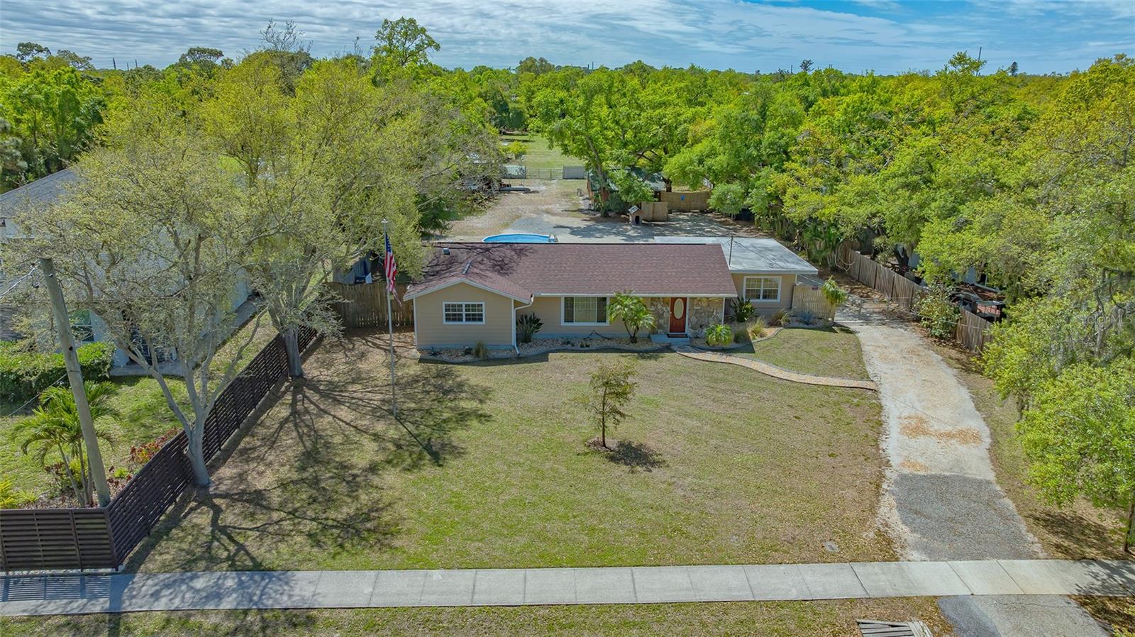 Listing photo id 55 for 3818 Gocio Road