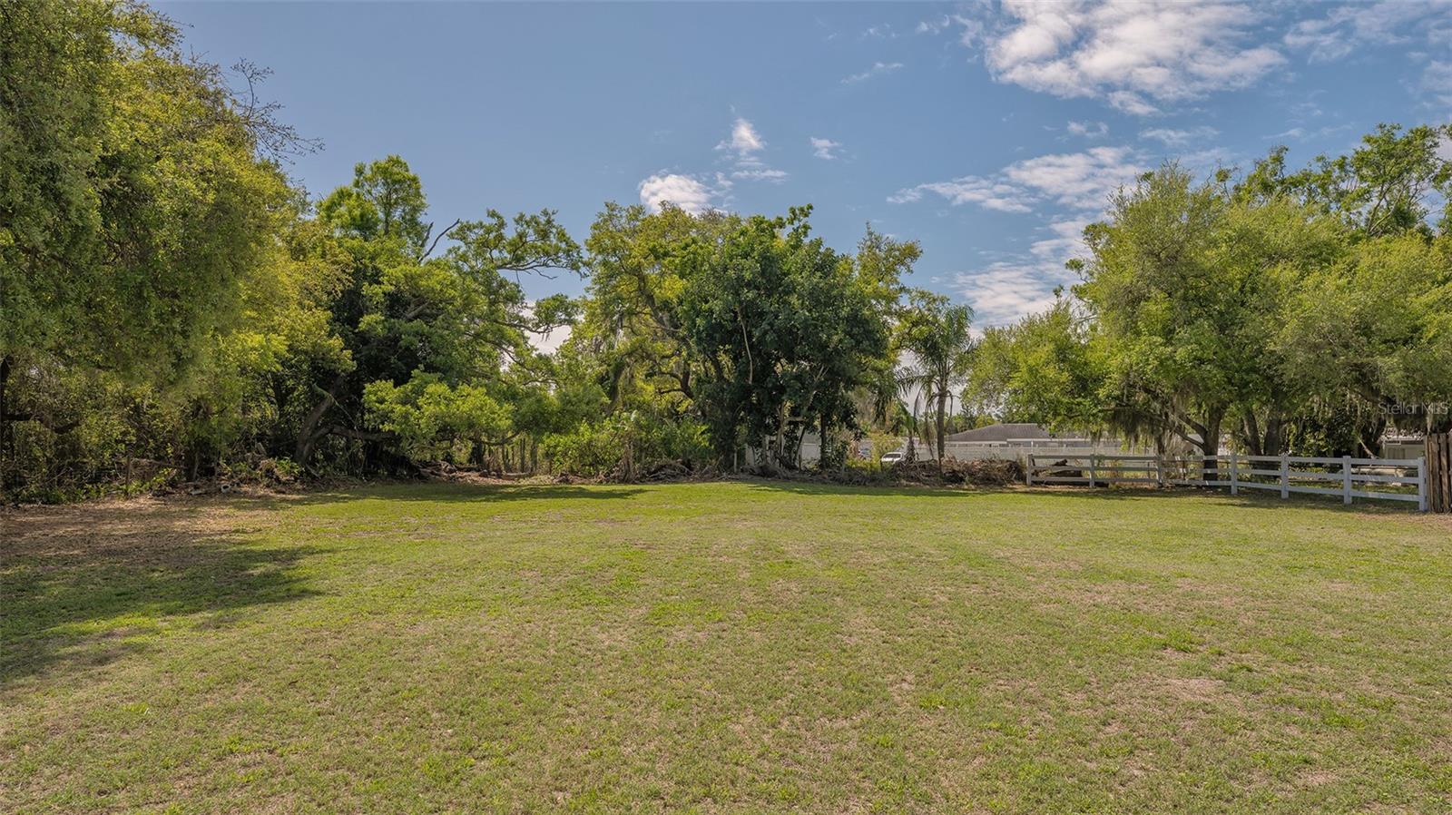 Listing photo id 57 for 3818 Gocio Road