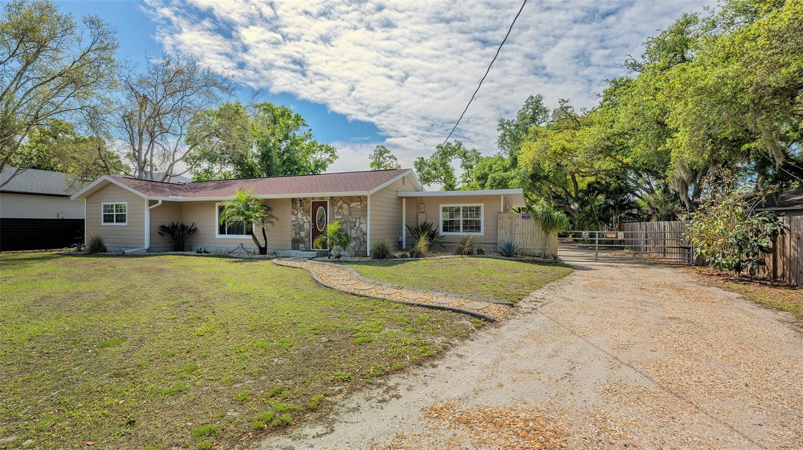 Listing photo id 58 for 3818 Gocio Road