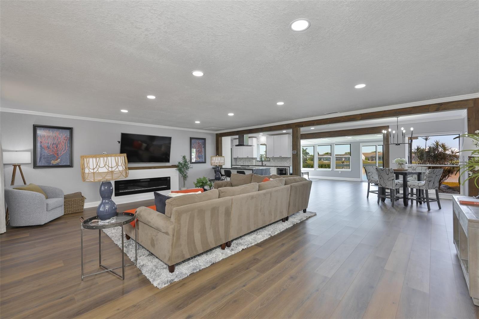 Image 24 of 52 For 405 Blackhawk Circle