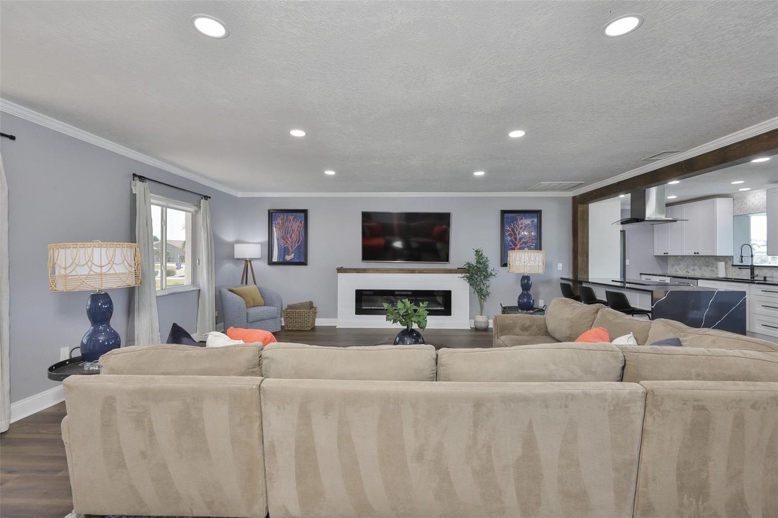 Image 25 of 52 For 405 Blackhawk Circle