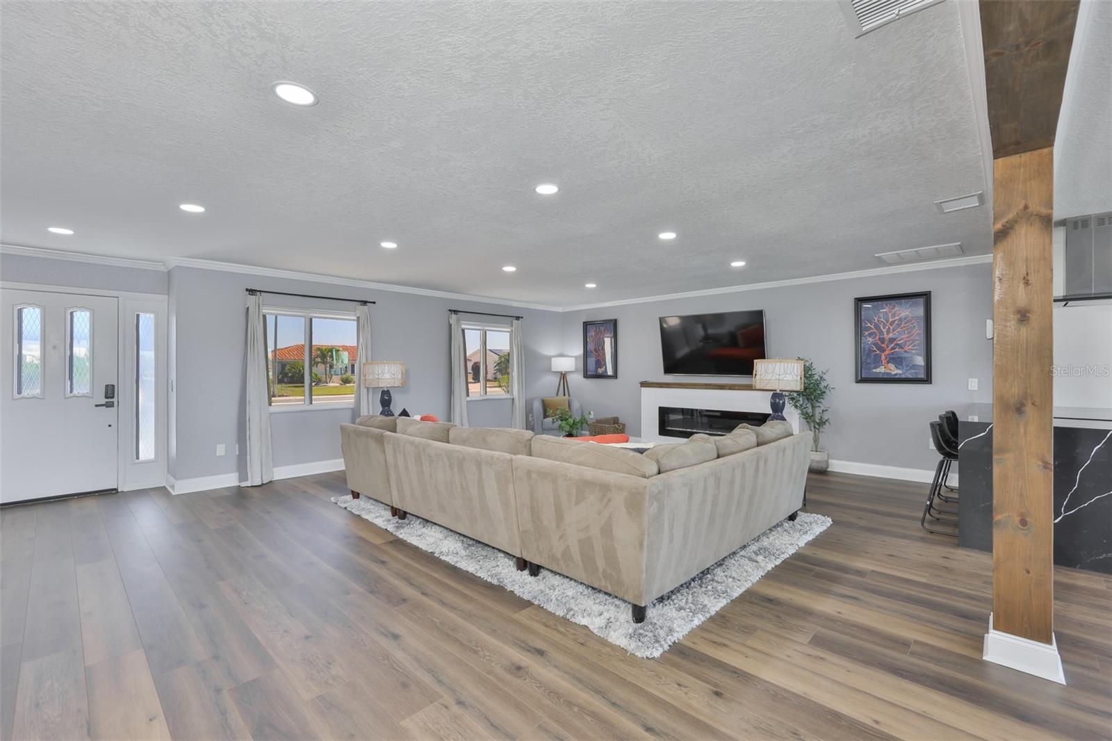 Image 30 of 52 For 405 Blackhawk Circle