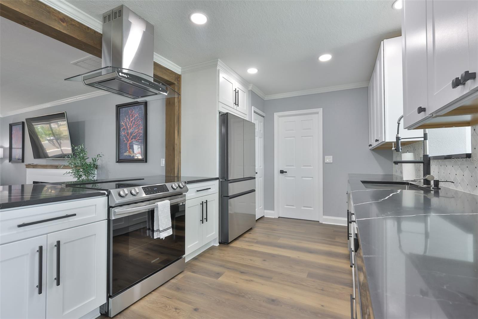 Image 36 of 52 For 405 Blackhawk Circle