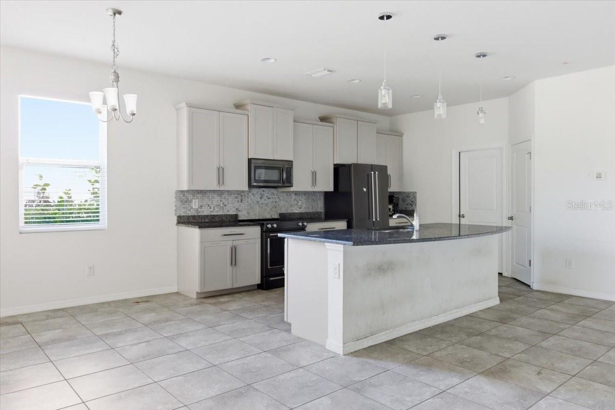 Image 13 of 35 For 6702 Devesta Loop