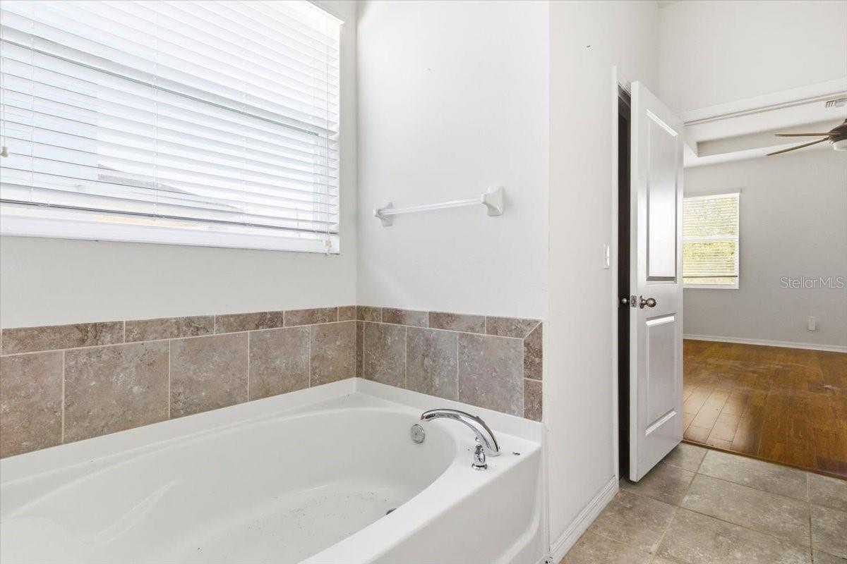 Image 16 of 35 For 6702 Devesta Loop