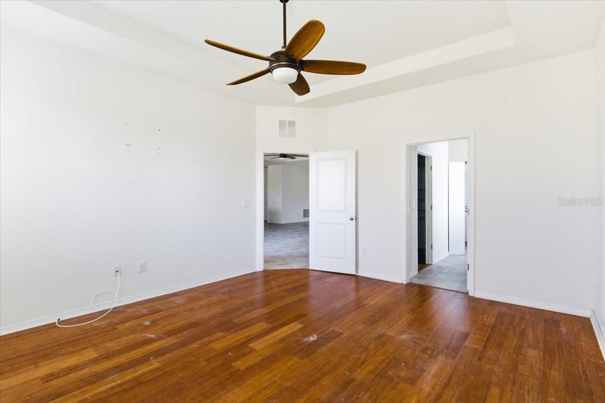 Image 17 of 35 For 6702 Devesta Loop