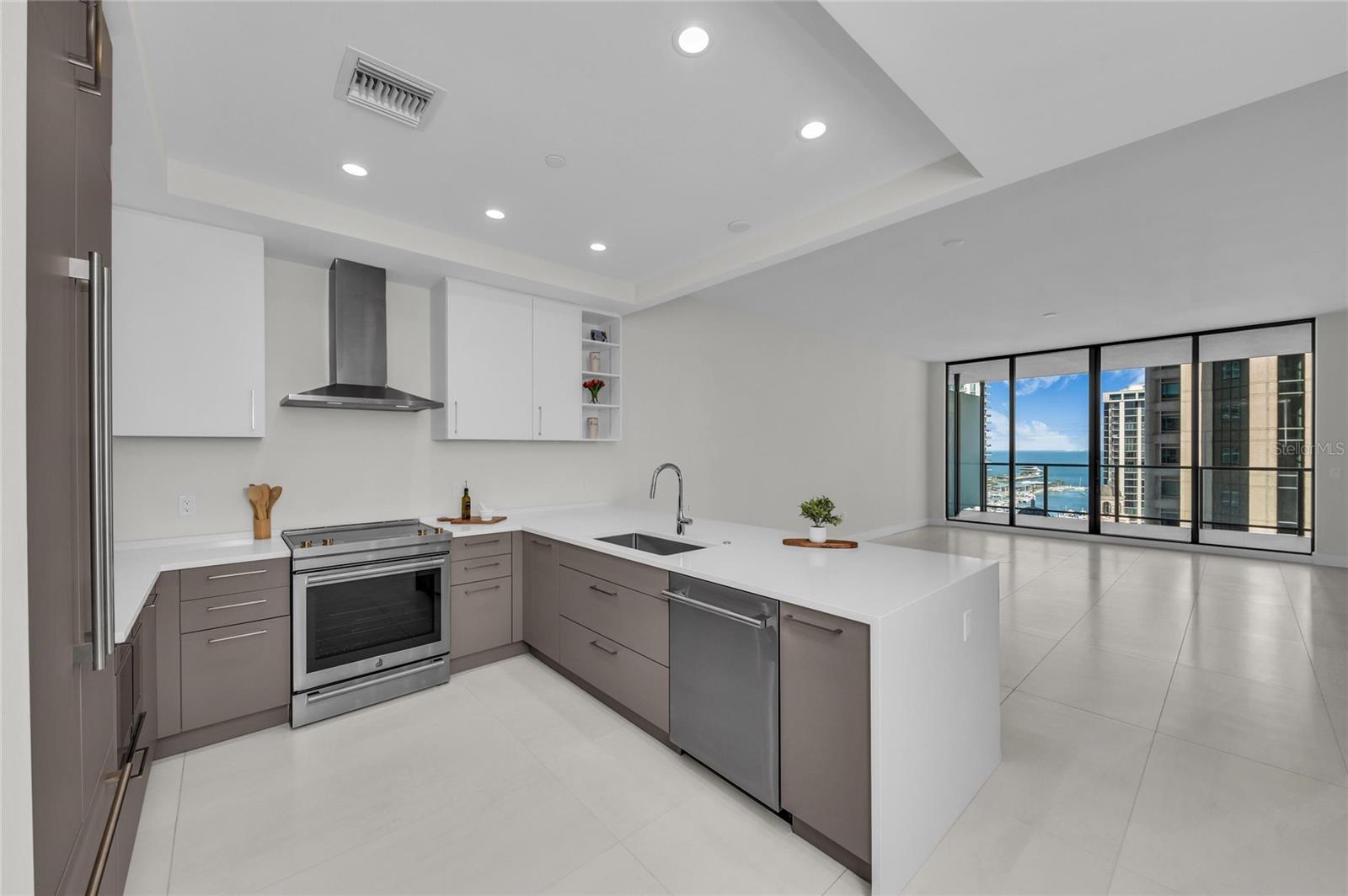 Image 18 of 71 For 275 1st Avenue S 1904