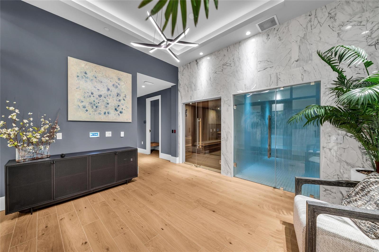 Image 45 of 71 For 275 1st Avenue S 1904