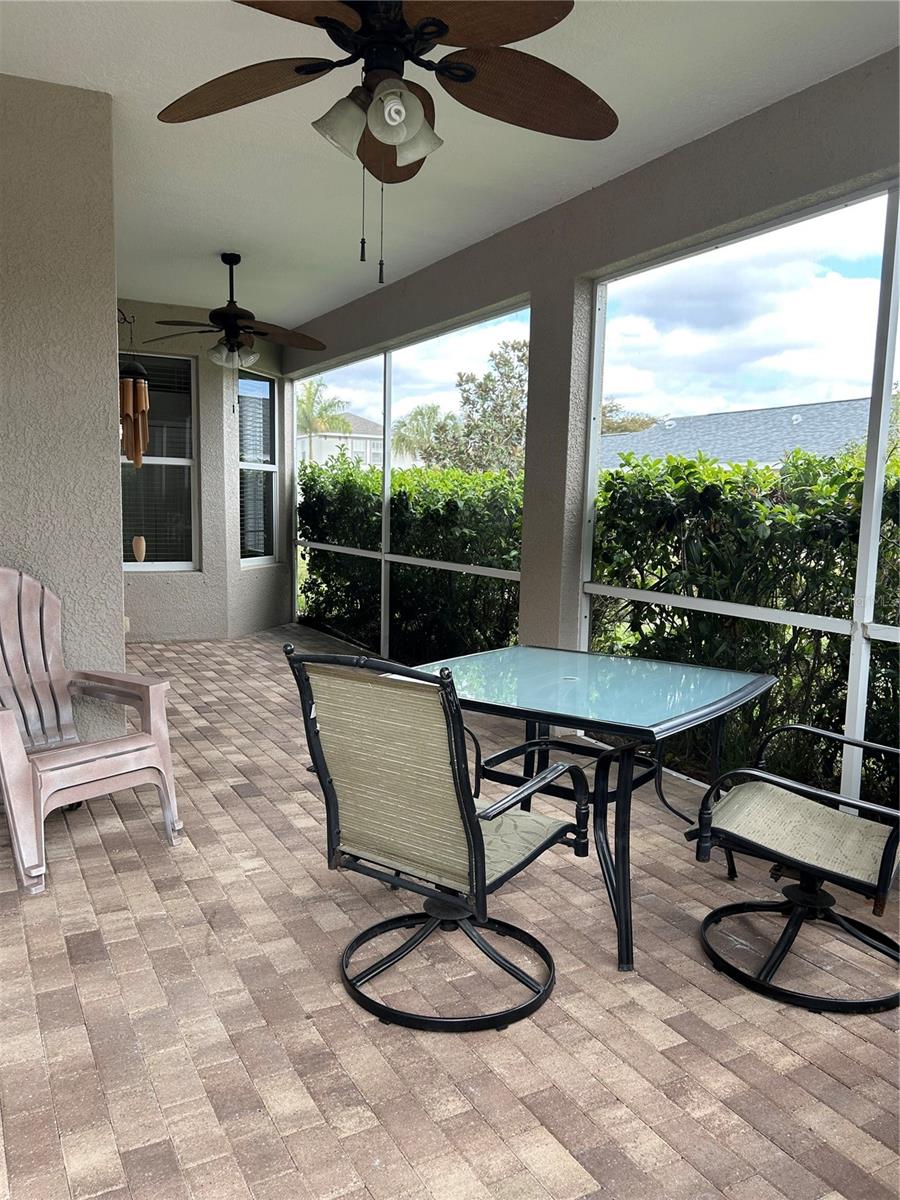 Image 10 of 40 For 7117 50-th Ave Cir E