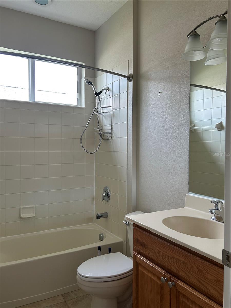 Image 20 of 40 For 7117 50-th Ave Cir E