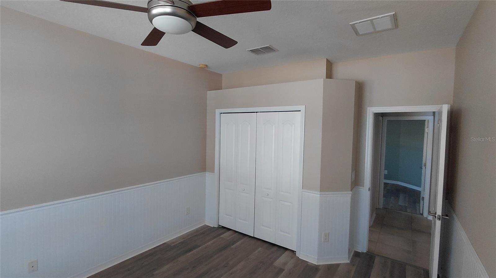 Image 21 of 40 For 7117 50-th Ave Cir E