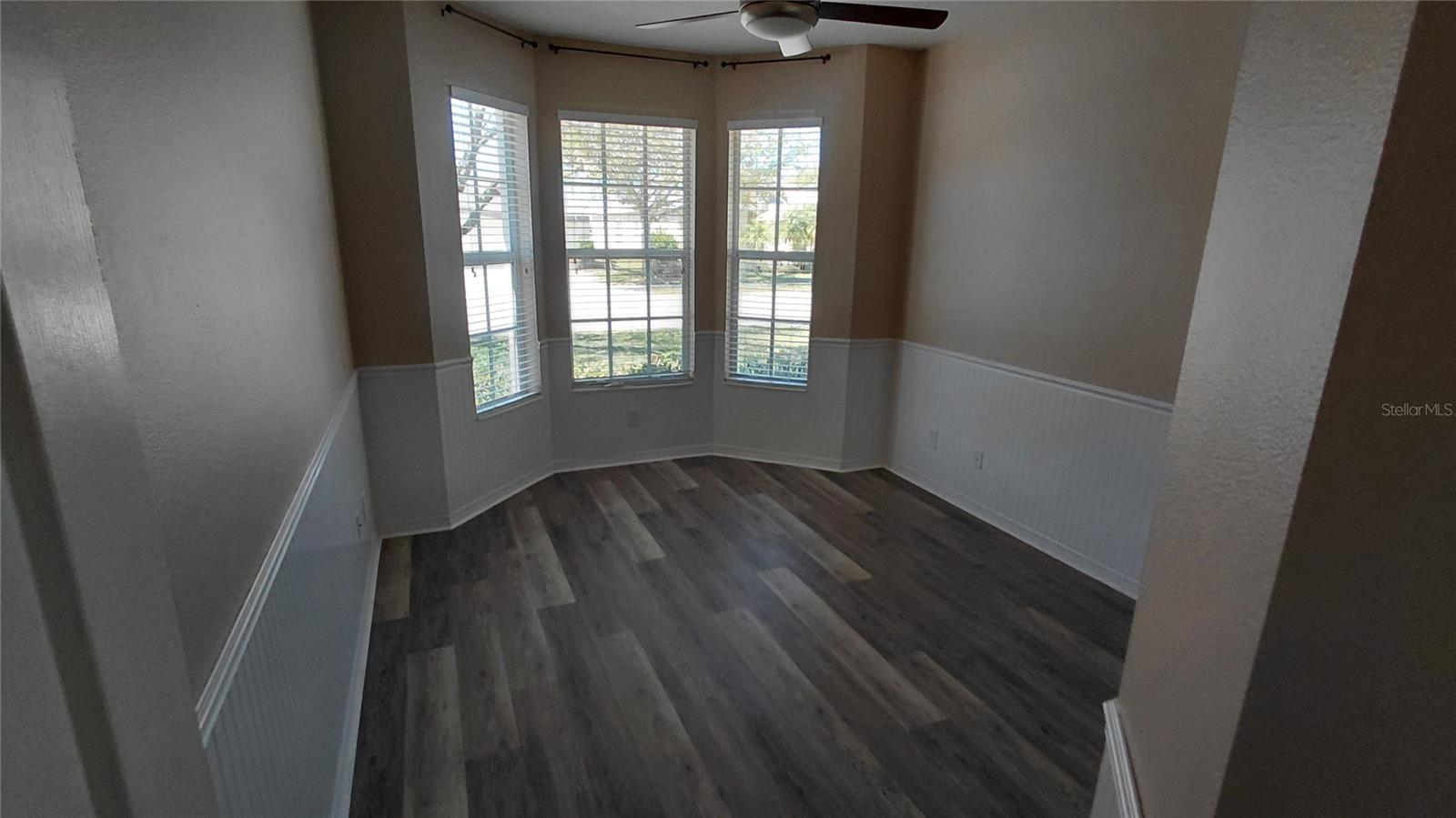 Image 22 of 40 For 7117 50-th Ave Cir E